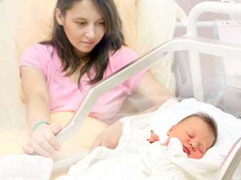 L'ostetrica ti aiuta a capire il mondo del neonato e a relazionarti con lui nel modo più sano